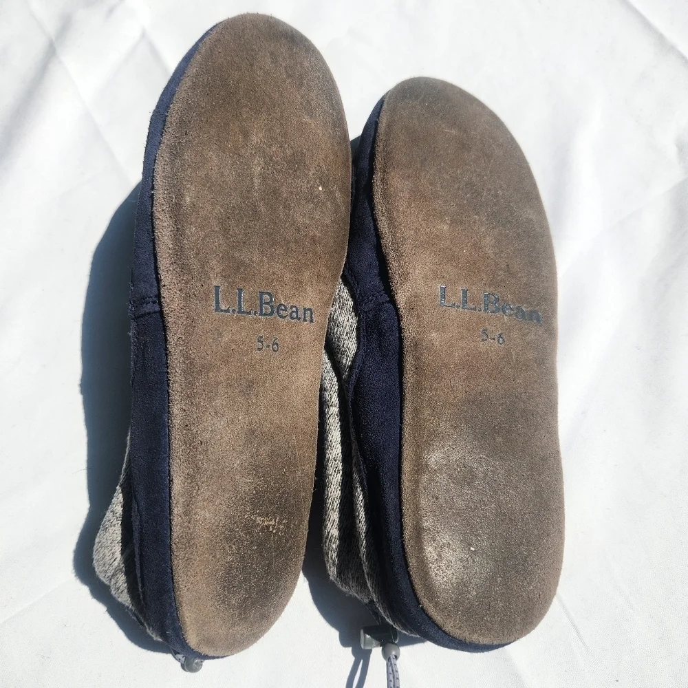 LL Bean kids size 5 - 6 black dog slippers
